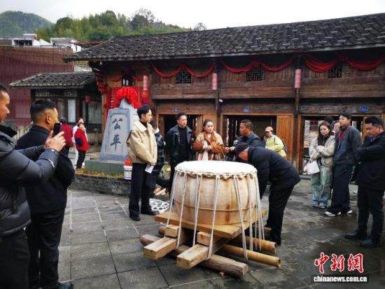 ý����ߺ�����������߽������ظ�Ϫ��Ϫ�壬�����񶤹��������ա������� ��