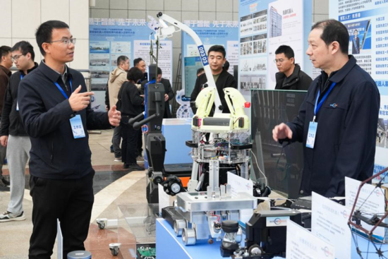 �Ƽ��ɹ�չ���α���չ�̽�����Ф���� ��