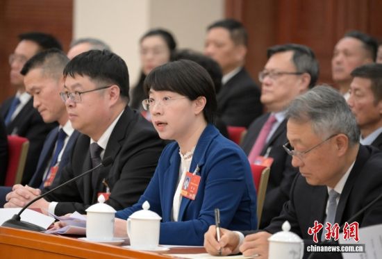 3��6�����磬ʮ�Ľ�ȫ���˴��Ĵλ��鸣�������ž��п���������顣ͼΪȫ���˴���������Ŵ�ѧ����ѧ�о�������������ѧԺ������Խ���ԡ�