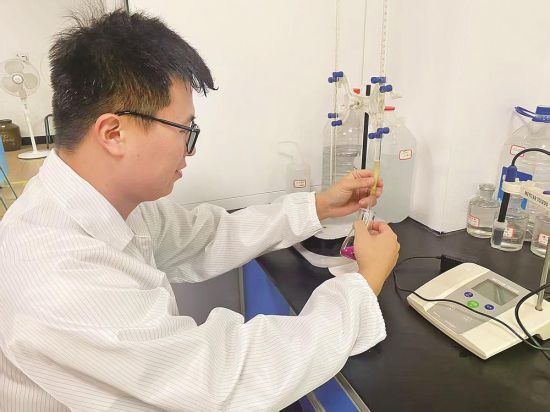 �����������ζ������Դ׵���ȡ�