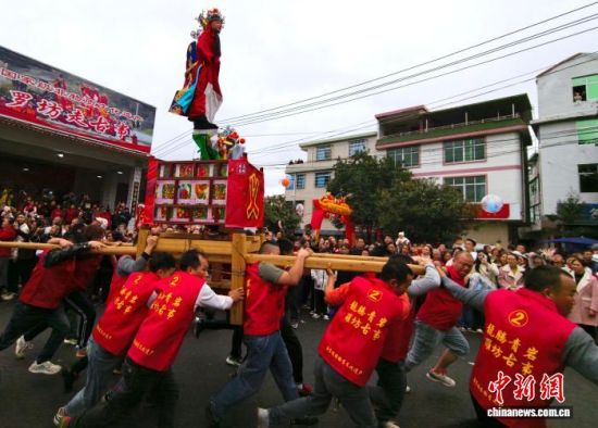 ͼΪ�߹��¶�����½�ؾ���񱼡���������� �ű� ��