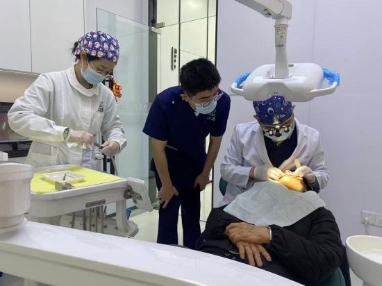 �¹�͢�͸�������Ϊһ�����������ݼ�顣