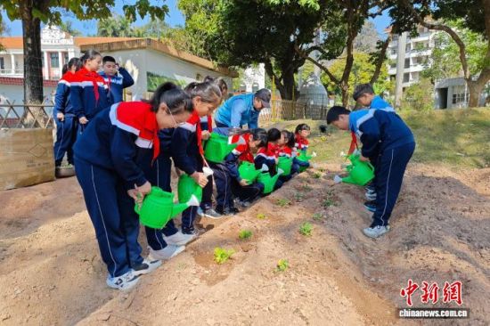 3��11�գ��θ�ѧ�����ڼ���ũ��ѧУ����ũ������ũ������������ڱ� ��