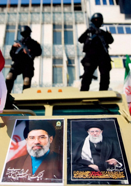 3��9�գ����ھۼ������ʵº����ĸ����㳡�����������������������½����͵�֧�֡�ͼΪ�����ֳ�ճ���Ĺ�÷�������ң����½�����Ф��ͼ/�Ӿ��й�