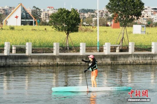 �����ϰ�ˮͷ����������ˮ�򿪷������˶���ˮ����Ŀ��ͼΪ�ο��ڴ�ӯϪ���齰�塣(�ϰ�����ý�����Ĺ�ͼ)