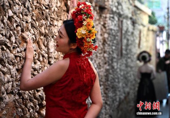 ͼΪ3��17�գ����顰����Χ�����ο����y�Ҵ���¿��������ա��y�Ҵ屣�������纱�����غ�������ӽ��������¿��ȣ����й�Ψһ���¿ǽ���Ĺ���ӣ����С�ǧ��ש������򺡱����������������� �ű� ��