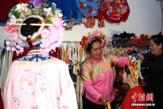 ͼΪ3��17�գ������y�Ҵ�ͳ������Χ�����ε��y��ŮΪ�ο�������������������� �ű� ��