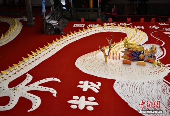 3��16�գ�һ��Ԣ������˳����ȷ�ǣ��ɴ����������ɵľ��͡����������ร���г��������״壬��������ǰ���ιۡ����˽⣬������������չʾ�󣬴��׽��ָ�������������� �ű� ��