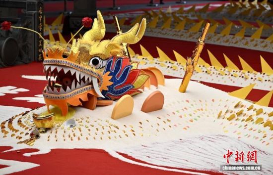 3��16�գ�һ��Ԣ������˳����ȷ�ǣ��ɴ����������ɵľ��͡����������ร���г��������״壬��������ǰ���ιۡ����˽⣬������������չʾ�󣬴��׽��ָ�������������� �ű� ��