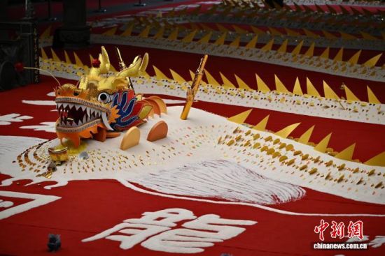 3��16�գ�һ��Ԣ������˳����ȷ�ǣ��ɴ����������ɵľ��͡����������ร���г��������״壬��������ǰ���ιۡ����˽⣬������������չʾ�󣬴��׽��ָ�������������� �ű� ��