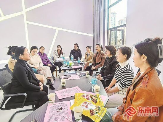 ���ظ�Ů��չ���̽�����ѵ��