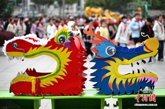 ͼΪ���չʾ����ʦ����������ͷ����������� �ű� ��