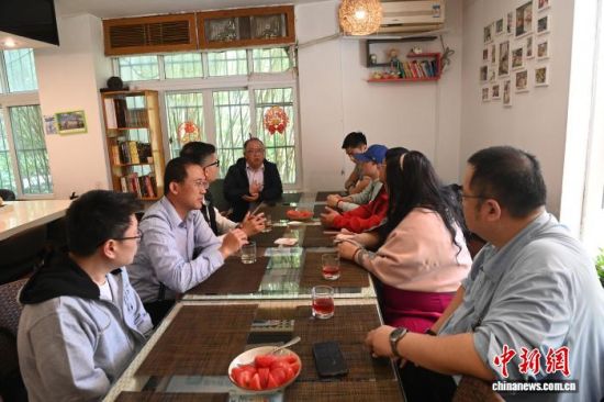 ͼΪ�˰���(���)��������ϡ����������� ��ѩ�� ��