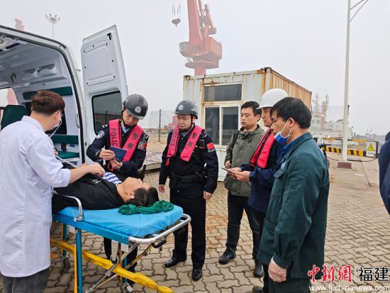 ����3��30���糿��������뾳�߷����վִ�ڶ��������ڶ�ͻ��������Ա������֤���ա������� ��