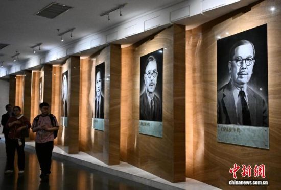 3��24�գ��ι����ڳ¼θ�������ڲιۡ���������� �ű� ��