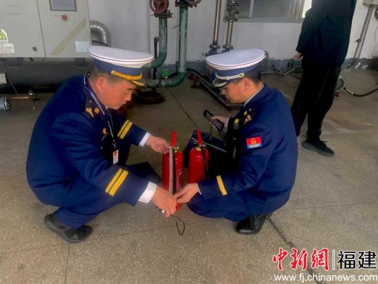 ͼΪ������߽�������Ϫ��ɼ԰�������޹�˾��չ������Ʒ��飬�ص�����ڸɷ�����������ֳ������� ������ ��