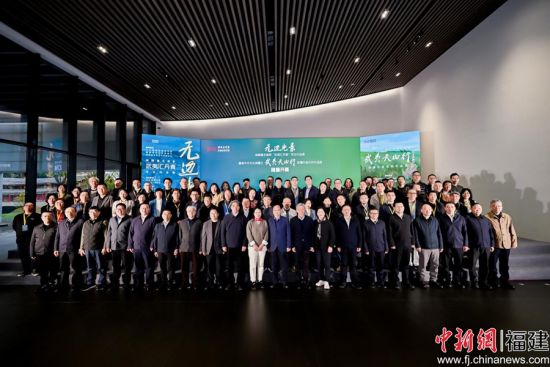 ����ͼΪ��Ļʽ�ֳ���