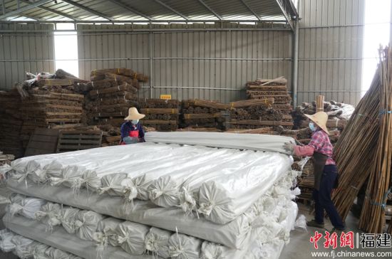 ����ͼΪ����������������ľԭ���ϡ�ɳ������ý������ ��ͼ