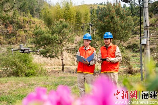 3��31�գ����ҵ����������������������ȷ棩��˫���⡱������Ա����Ӷ�Ա�ڴ����غ�����������˻���10ǧ�������߿�չר���ɽ����Ѳ������־�� �㣩