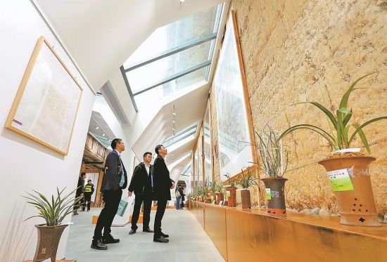 �ο������и���¥Ⱥ�����ι�����չ�¡� л�� ��