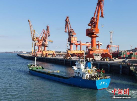 1��17ʱ��������Լ3080�ֻ����һ���ɰ������ֱ�����������8���֣�����ʻ��Ȫ��Ф��������ͷ��ǰ����һ�۽��š��������� ��