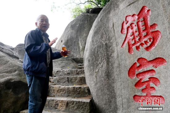 3��27�գ���Ѯ���߻������ڸ���ʡ�������������ƶ��Ҿ�����ι��߽���Ħ��ʯ�̵��Ļ����¡���������� �Ž� ��