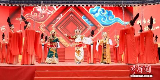 ͼΪ����ʥ���Ļ��ڻ�ֳ�����԰�� ��