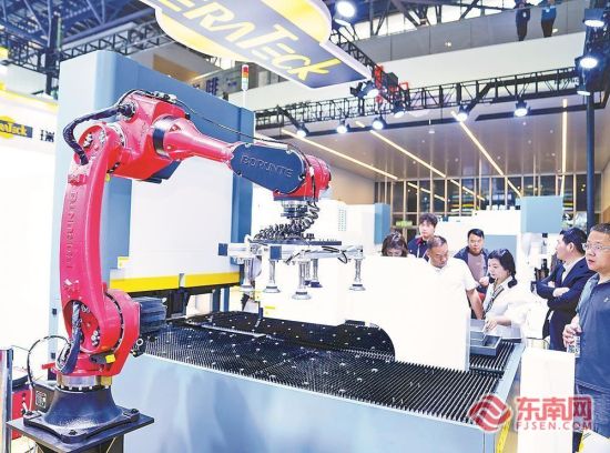 �ͻ��ڲι��ֳ�չ�����Զ���������