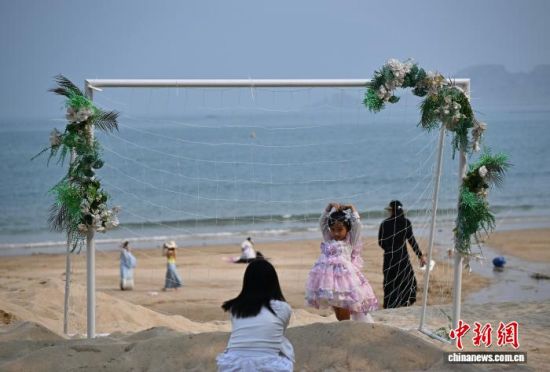 4��11�գ�С������ƽ̶̳���徰������������������ �ű� ��