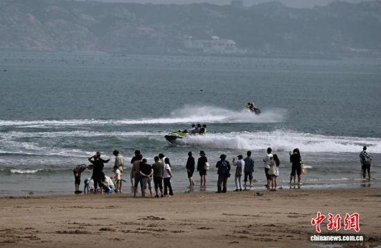 4��11�գ��ο���ƽ̶̳���徰����������Ħ��ͧ����������� �ű� ��