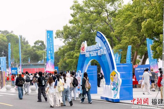 �������գ������и�����½����չ��ʽ�����ġ�ȫ����Ұ�ȫ�����ա����������