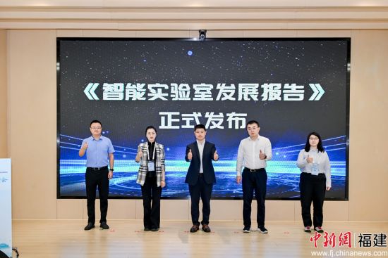 ����ͼΪ���ʿ�ѧ��������ƽ̨������ʽ���θ�����ʵ���ҹ�ͼ