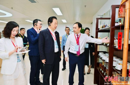 ����ͼΪ���α��ι۽����������ġ�������ҽҩ��ѧ�����ڶ�����ҽԺ��ͼ