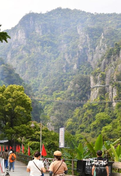 4��10�գ��������ȣ��ο����Ŷ���������̩����ɽ��