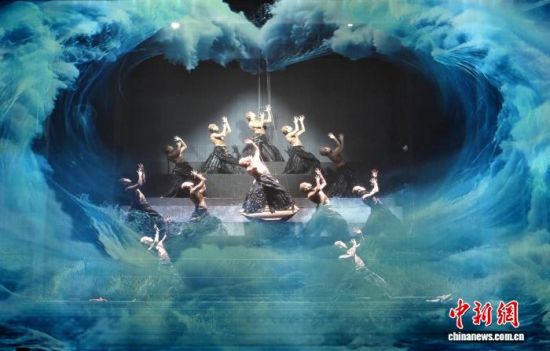 4��18�գ������ײ���ά��¥�����ʽ���ա��ٻ����ϡ�����Ա�ڸ������ݹų���ܼ�糡���ݡ���������� ���� ��