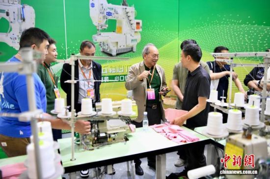 ͼΪ��װ��ҵ��ҵ�����ֳ��˽����������豸����������� ������ ��