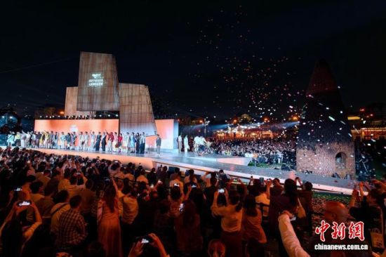 4��17������2026Ȫ��ʱ�����ڸ����������ִ�ͳ�Ŵ�����Ļ���ڹ������Ӱ��֯�䣬�׷����㾪�����ݡ����������� ������ ��