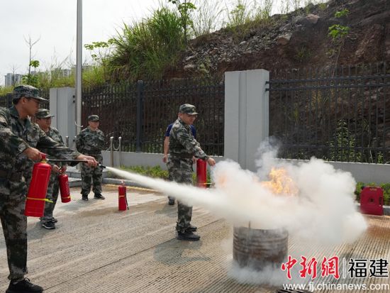 ͼΪ��ѵ����֯��չ�����ʵ��ѵ����������������Ԯ֧�� ��ͼ