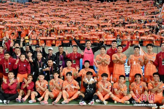 ͼΪ���Ŷ���ǰ����������Ժ�Ӱ������������ ������ ��