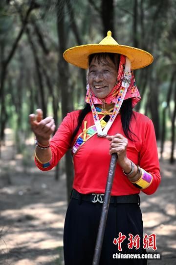 4��14�գ�����ʡ�ݰ���С���ֳ���������Ӣ���ڽ���С���ֳ��Ĺ��¡������������� �ű� ��