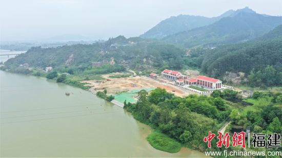 ���ݿ�����ȡˮ��վǨ�Ĺ��̡�