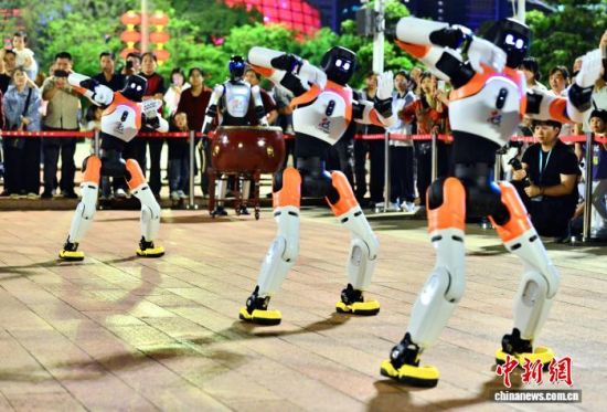 4��20������һ�������Ƽ���������Եľ������ܻ�����·�����ร��������һ�㳡����������� �ű� ��