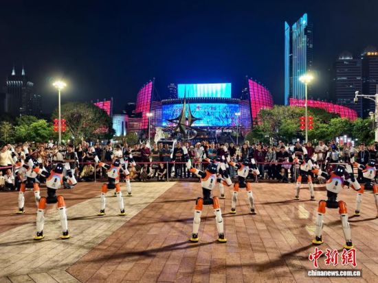 4��20������һ�������Ƽ���������Եľ������ܻ�����·�����ร��������һ�㳡����������� �ű� ��