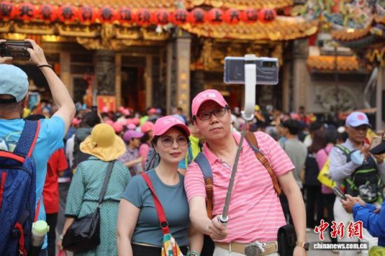 4��17������̨��̨�д�������ƾ����������������ͼΪ�������ǰ��������������ǰ��Ӱ������������� �½��� ��