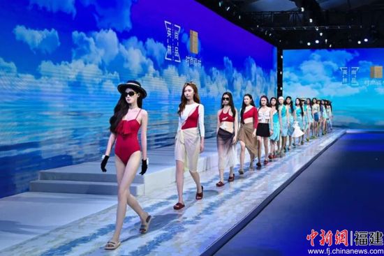 ������Ӣ����Ʒ�����೬��������������ѧ�ں������ⳡ����