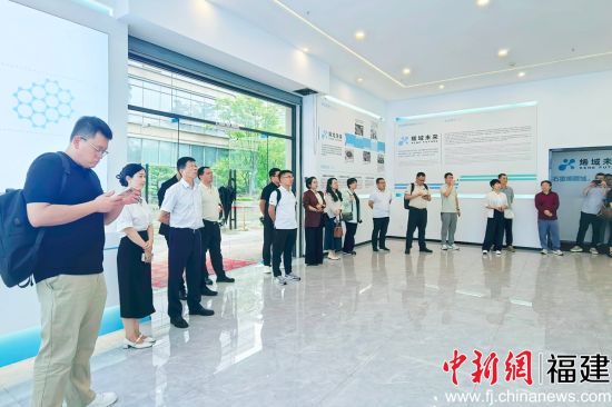 ���¿Ƽ���ѧԺ���ڸ��а�ѧԱ�߽��㽭ϩ��δ���Ƽ��������޹�˾��չר�����쿼�졣������ ��