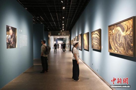 9��14�գ����Ľ캣Ͽ�����л���Ӱ���ߵ��߽캣Ͽ����Ӱ���Ļ������㽭������Ļ���ι��������й���Ӱ��Э�ḱ��ϯ�����Ʒ���������󡪡�̨���ò����ѧ�������������