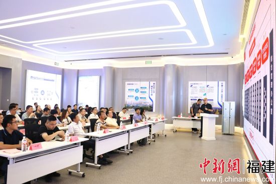 9��18�գ�����(�Ϻ�)�������ĿƼ������ƽ�����Ϻ��оٰ졣�������¿Ƽ���ѧԺ���ڸ��а����ҵ��ѧԱ�ֳ��Խ�Ǣ̸���ƶ���Ŀ�ɹ����ת�������������� Ҷï ��