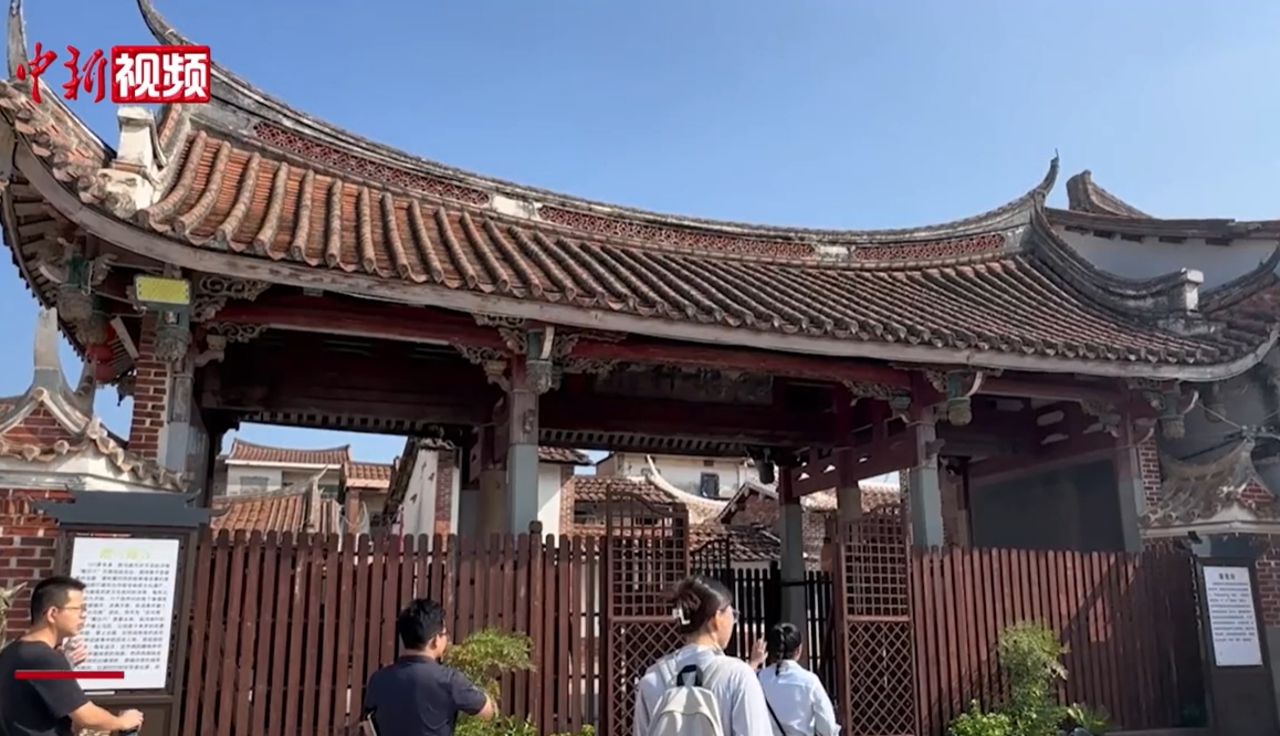 福建莆田侨乡红砖朱瓦连片古村古厝韵味十足