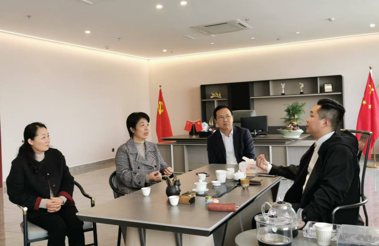 ����ʡίͳս���쵼�߷�ο�ʹҹ���ϵ��Ӫ��ҵ